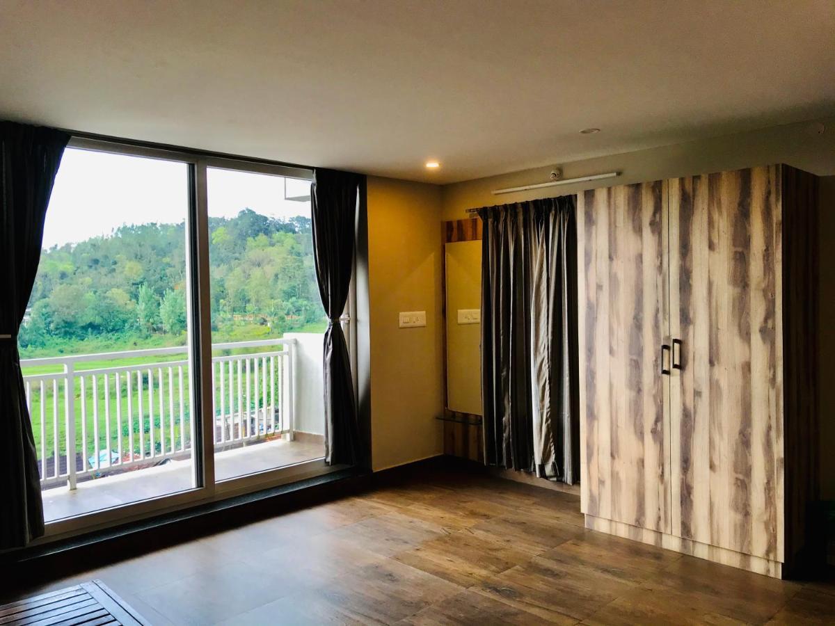 מלון Somvārpet Sharada Residency מראה חיצוני תמונה