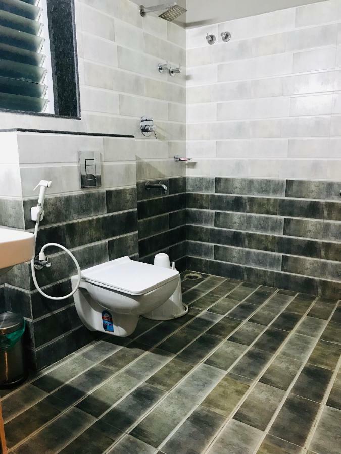 מלון Somvārpet Sharada Residency מראה חיצוני תמונה