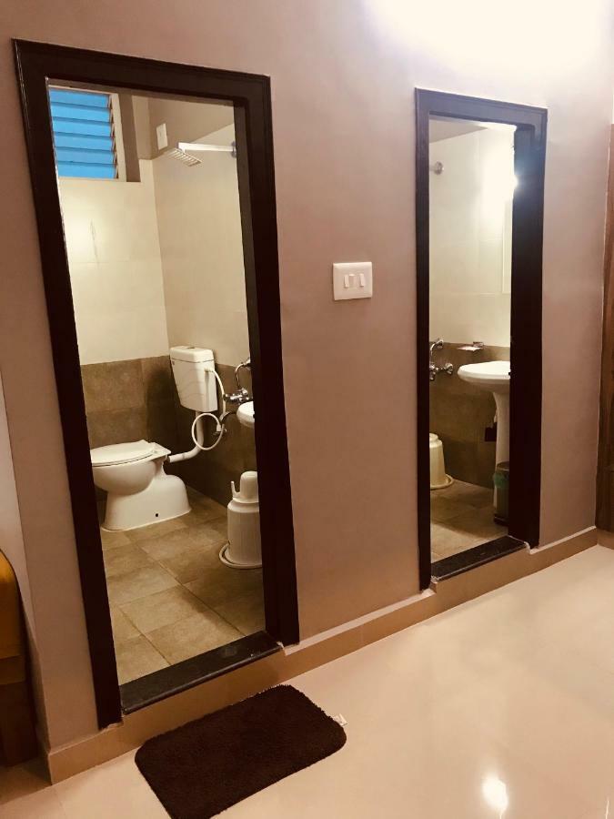 מלון Somvārpet Sharada Residency מראה חיצוני תמונה
