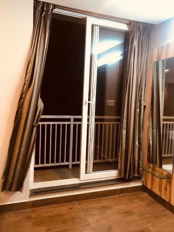 מלון Somvārpet Sharada Residency מראה חיצוני תמונה