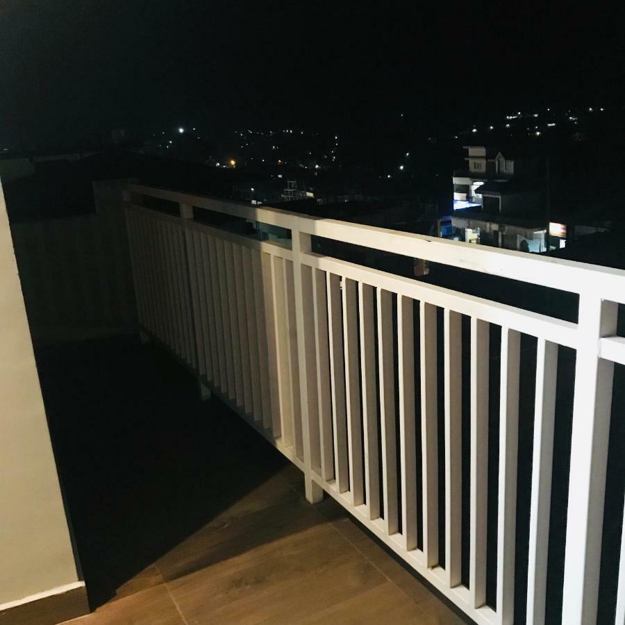 מלון Somvārpet Sharada Residency מראה חיצוני תמונה